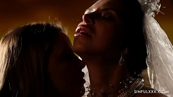 black lesbian fingering close up