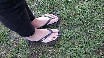 asian foot shoeplay