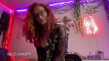 glasgow red head poison ivy porn