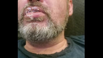 hot bubble but ebony face sitting cums in his face