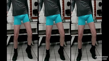 hombres maduros bigotones agarrandose la pija