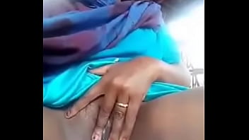 creamy black lesbian masturbating