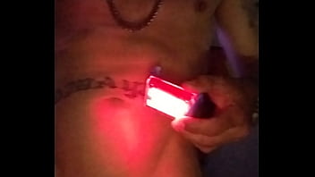 la hace cagar con su polla
