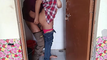 xnxx sistar teacher bathroom